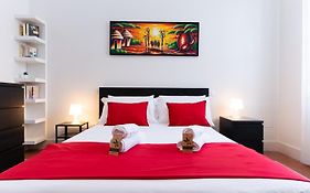 3 Suite Esclusive Con Balcone In Centro Citta, Mare A 450M, Prenota Ora!